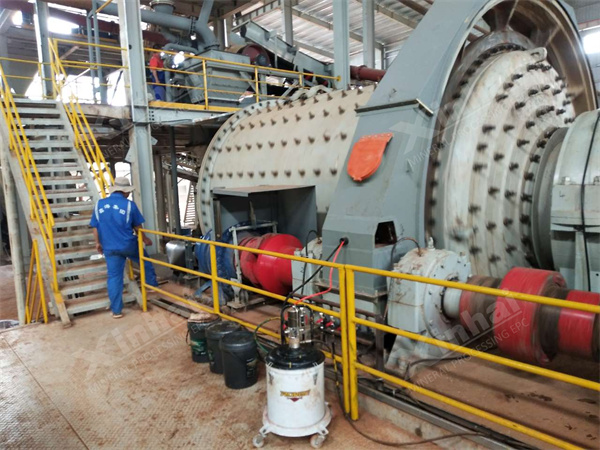 青青草黄色在线视频设备大型化改造