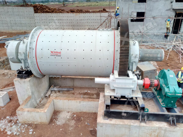 格子型青青草黄色在线视频