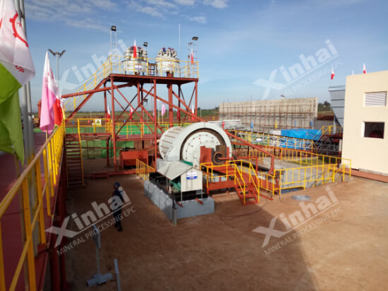 铁矿青青草污下载厂中的青青草黄色在线视频